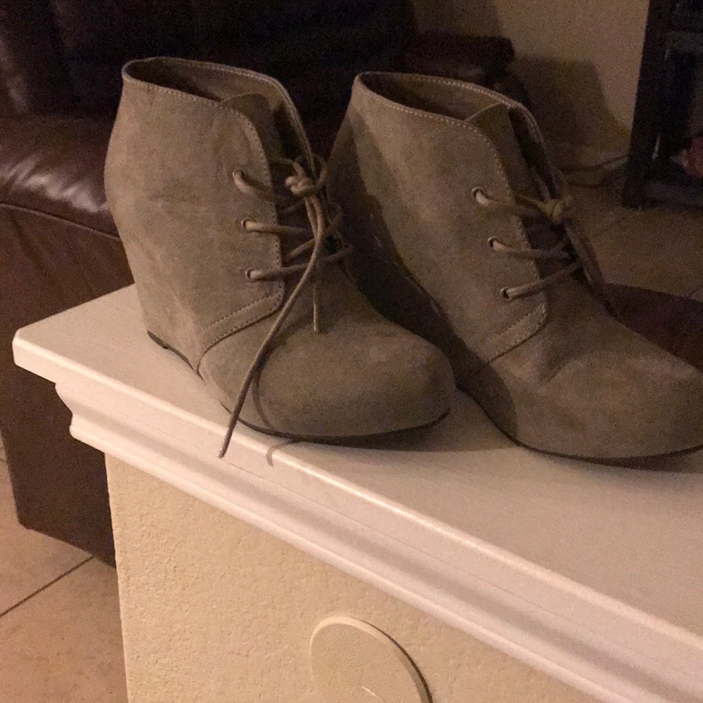 X-appeal size 8 booties